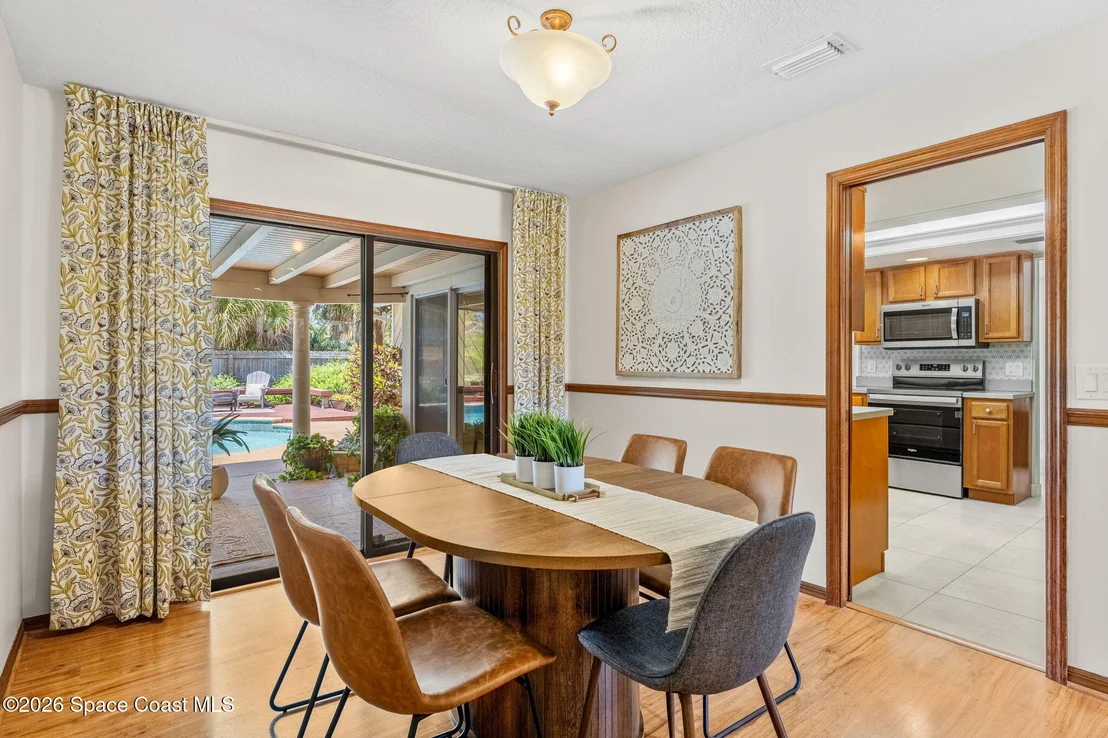 Photo of 496 N River Oaks Drive