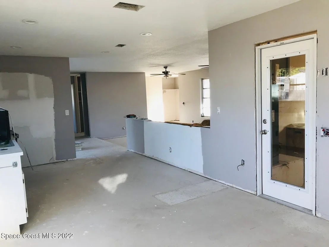 Photo of 1886 Ixora Drive W
