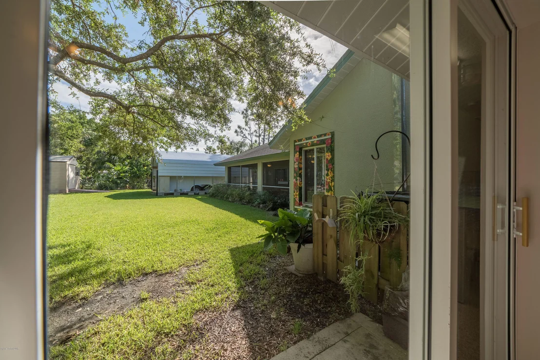 Photo of 1507 Meadowbrook Road NE