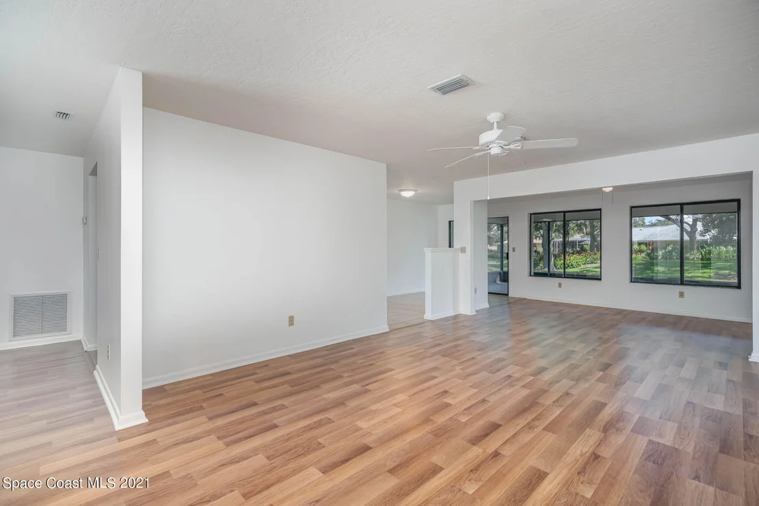 Photo of 1565 Freedom Drive
