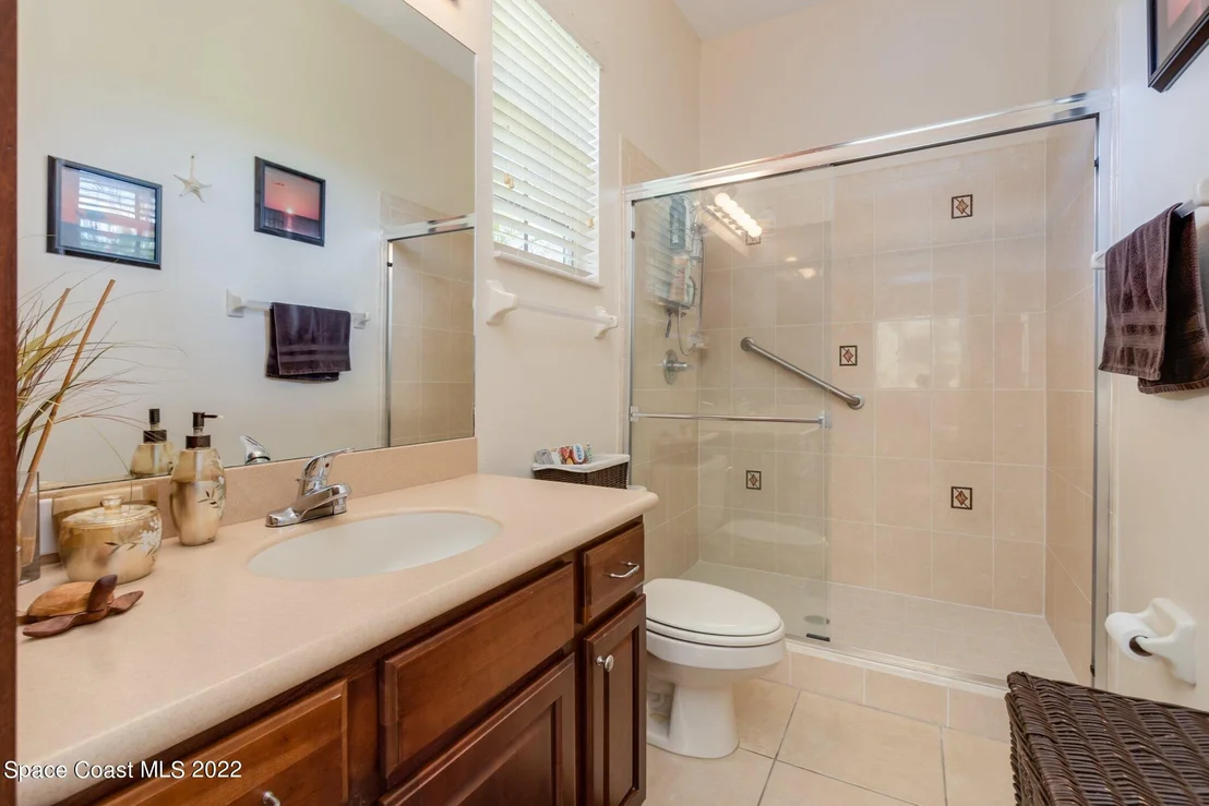 Photo of 2024 Windbrook Drive SE