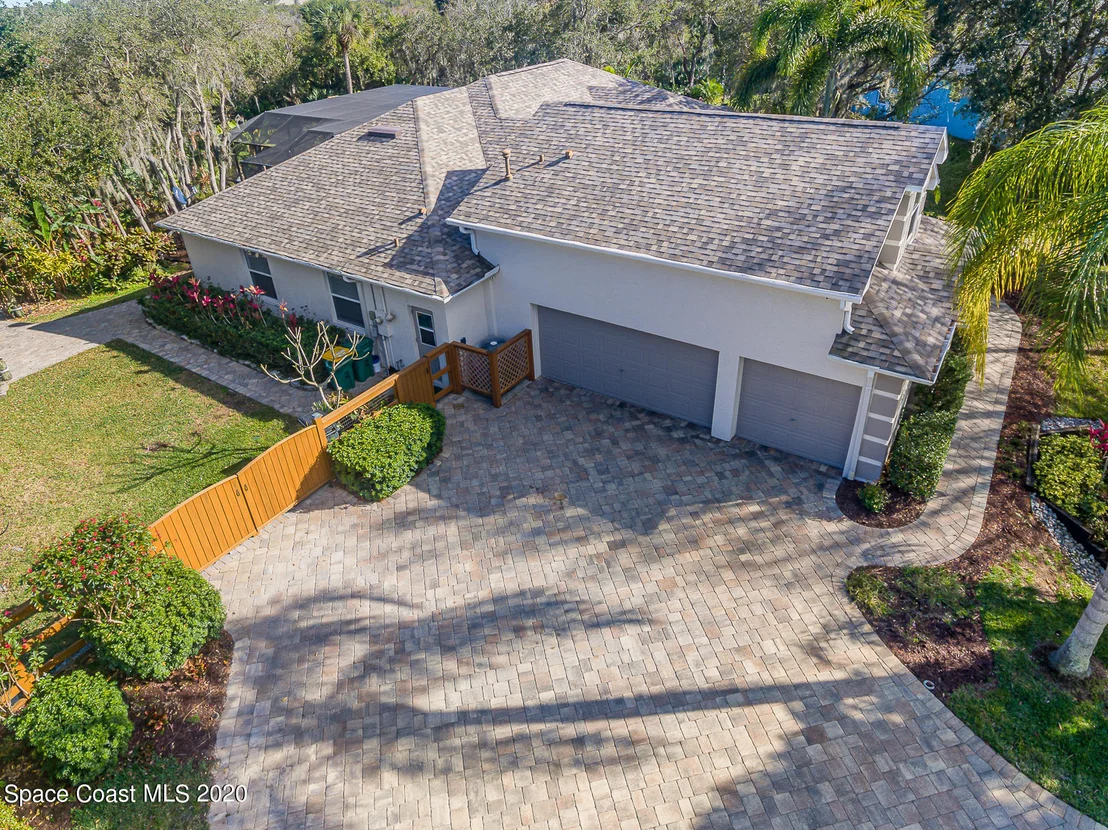 Photo of 4333 Long Lake Road
