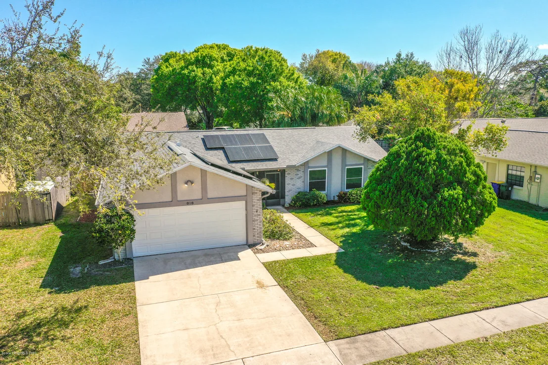 Photo of 818 Pine Shadows Avenue