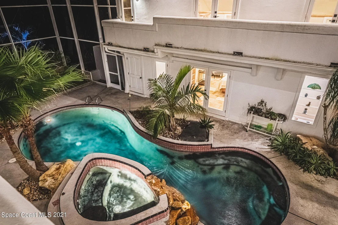 Photo of 472 Peregrine Drive