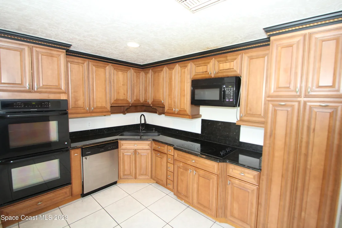 Photo of 1802 Pace Drive NW