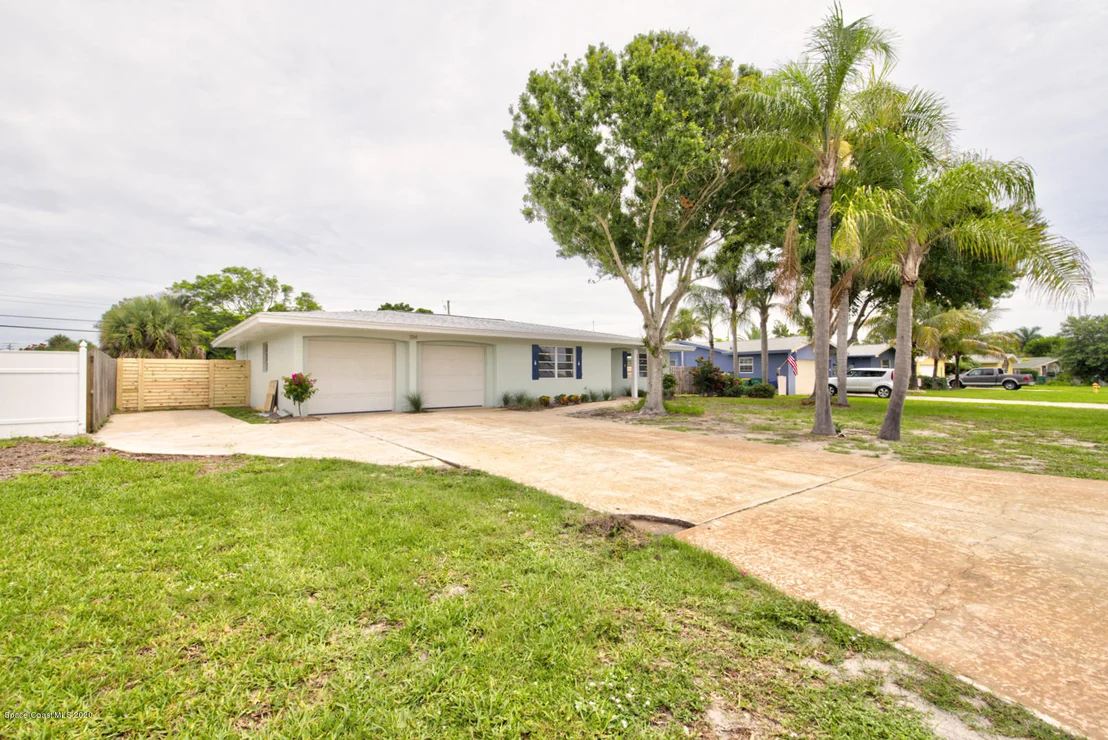 Photo of 1114 Seminole Drive