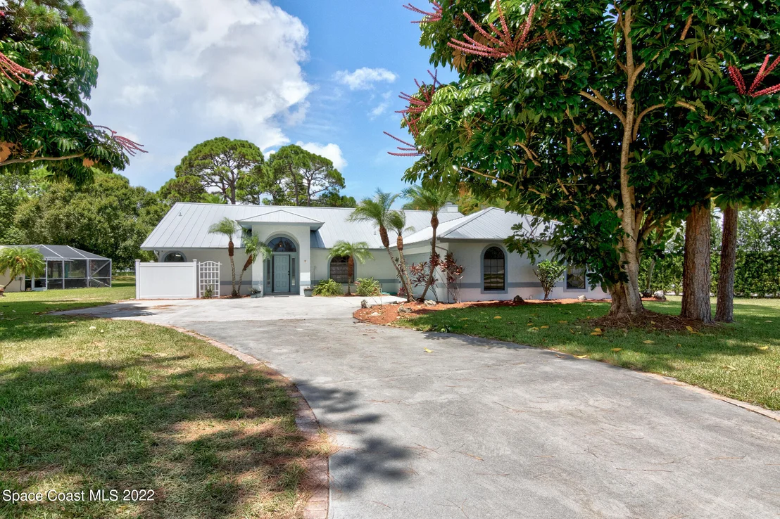 Photo of 4100 Redwood Drive