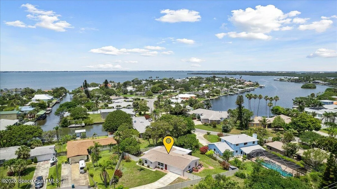 Photo of 2 E Circle Drive