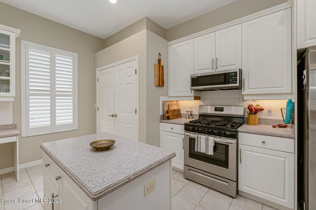 Photo of 859 Villa Drive