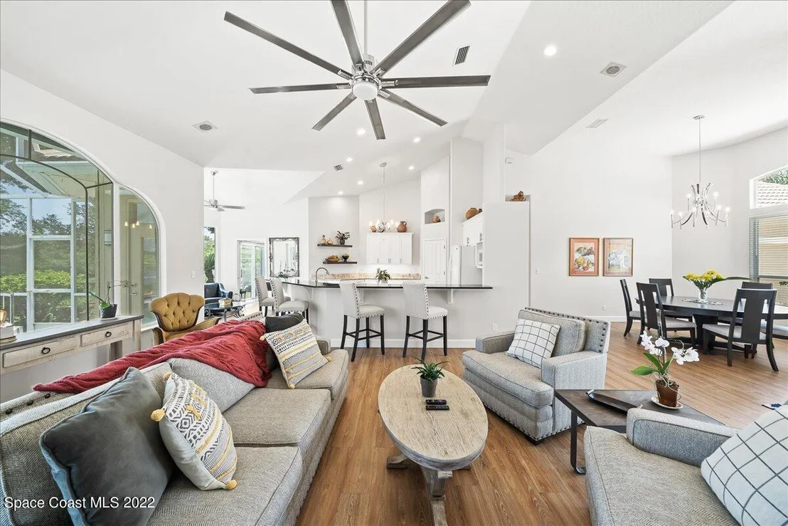 Photo of 302 Sandhurst Drive