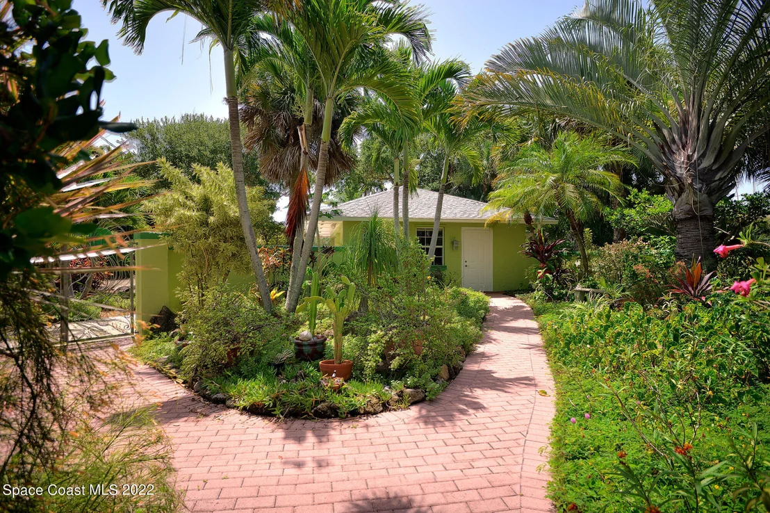 Photo of 45 W Bay Drive