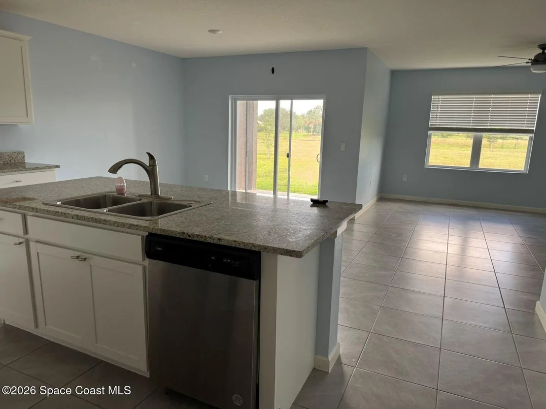 Photo of 3597 E Aberdeen Drive SE