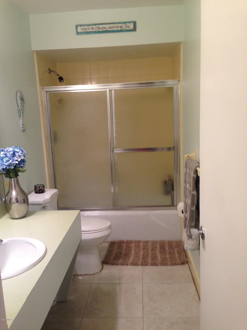 Photo of 3082 NE Garden Terrace