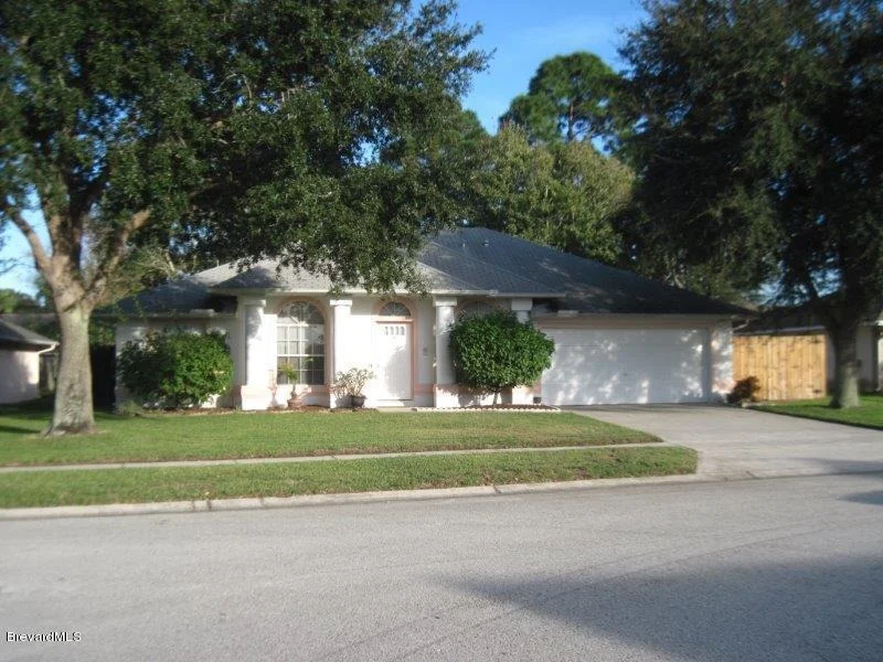 Photo of 974 Kingfisher Way