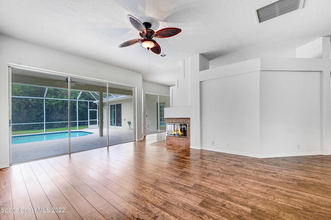 Photo of 3886 Beechgrove Road