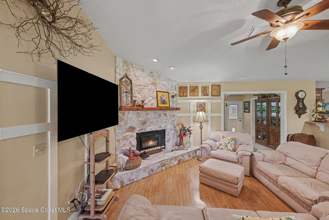 Photo of 1810 Whispering Oaks Circle