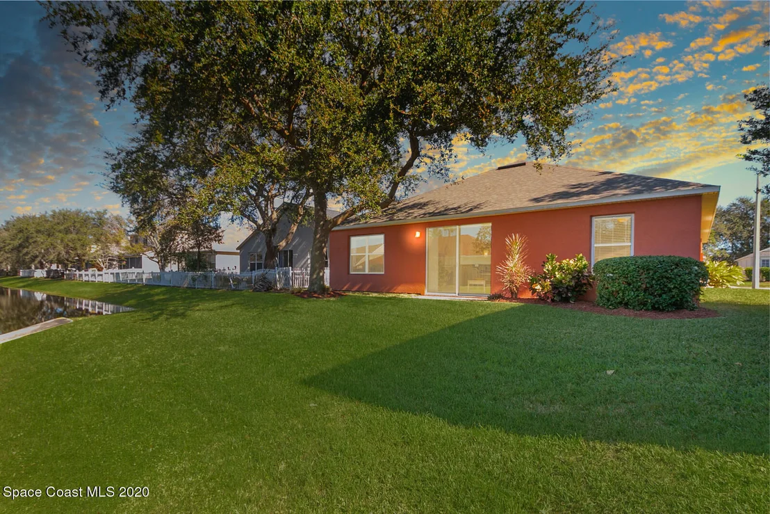 Photo of 957 Riviera Point Drive