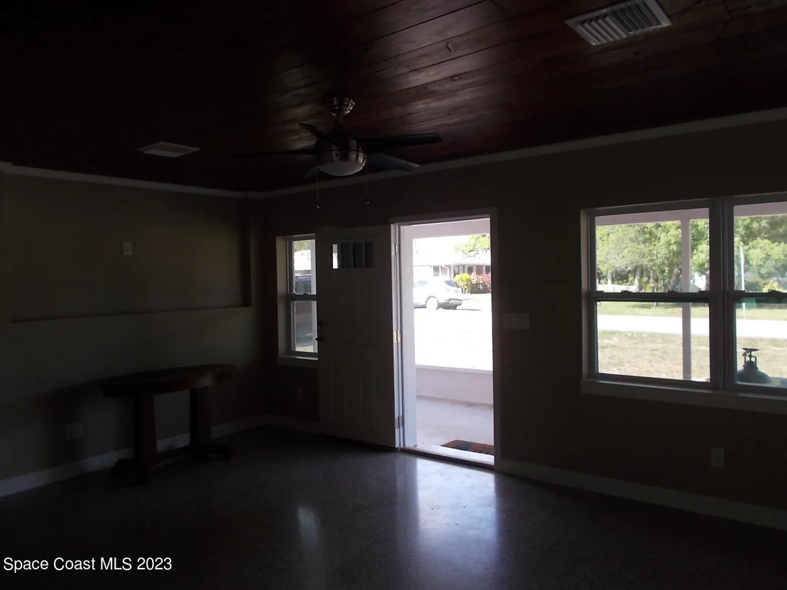 Photo of 3755 Lakeview Drive