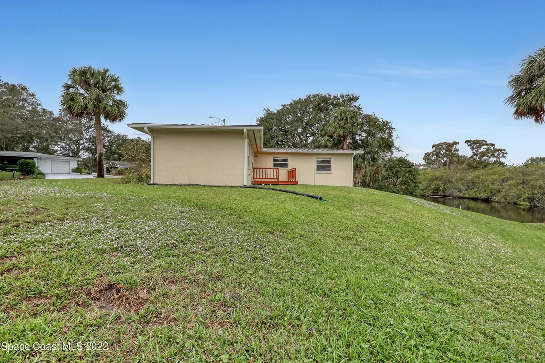 Photo of 589 Hillside Court