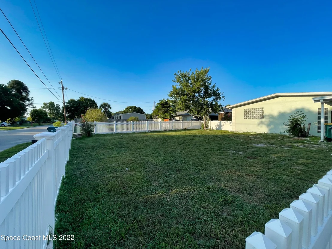 Photo of 1595 Seneca Drive
