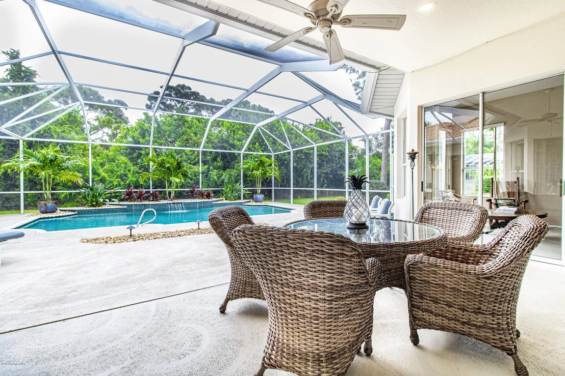 Photo of 735 Glengarry Drive