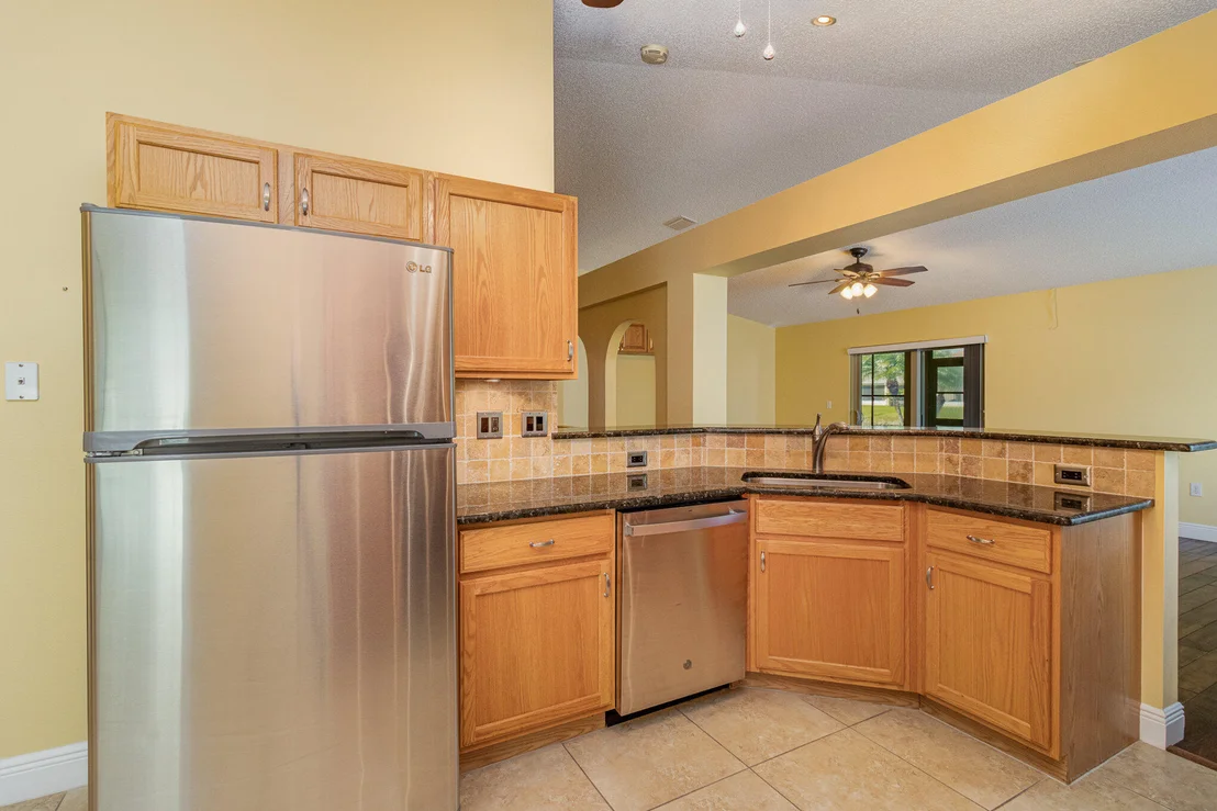 Photo of 1136 White Oak Circle