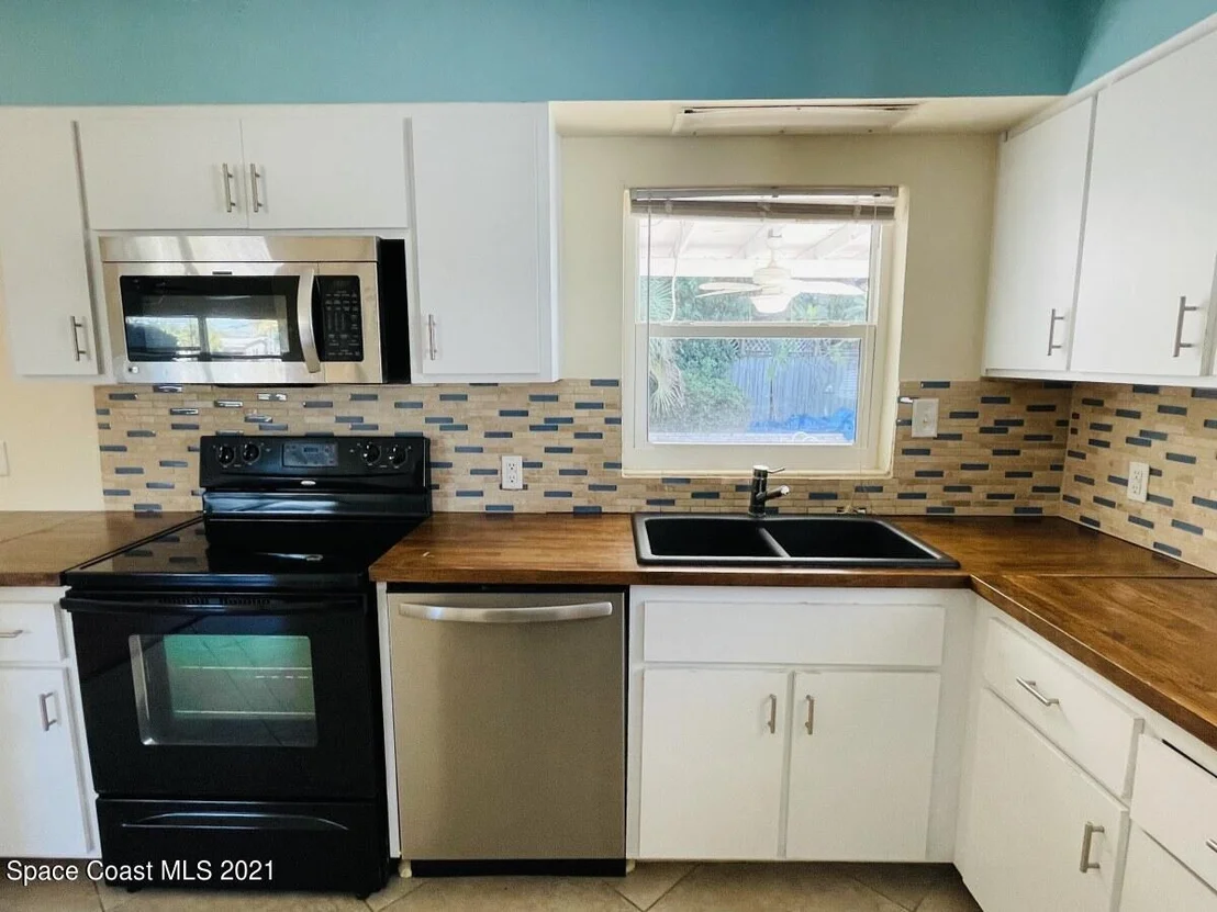 Photo of 2250 Sunset Avenue