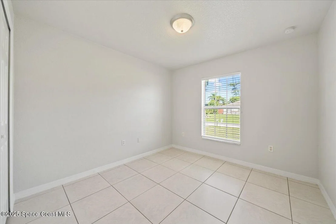 Photo of 680 Bluefields Street SE