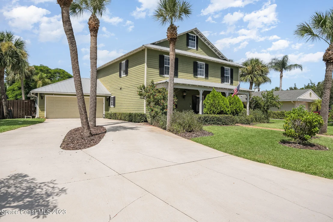 Photo of 320 2nd Avenue