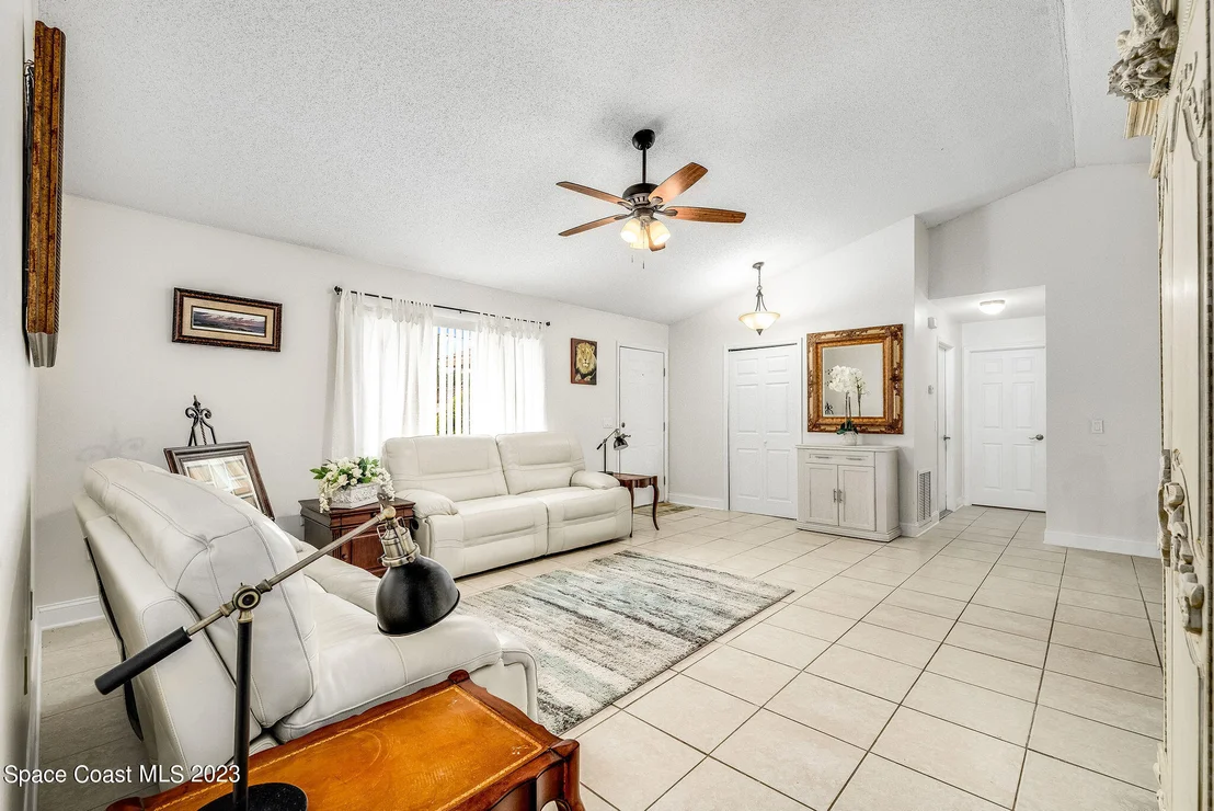 Photo of 4630 Robert Street