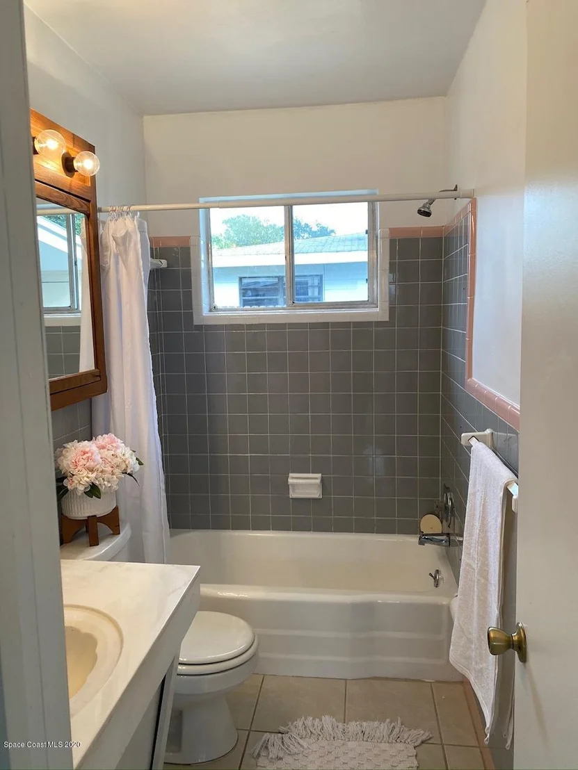Photo of 920 Glenmore Circle