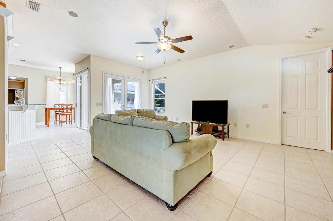 Photo of 601 Gina Lane