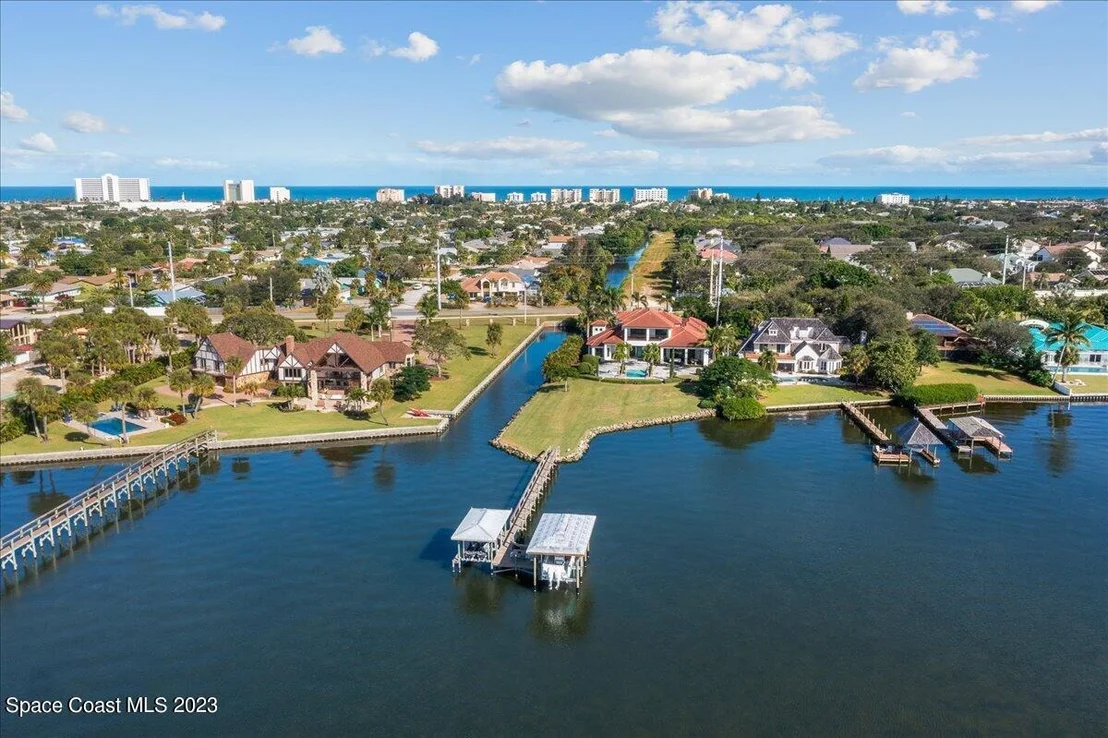 Photo of 3000 N Riverside Drive