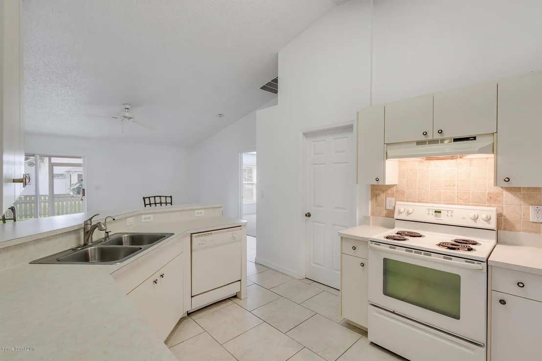 Photo of 933 Del Mar Circle