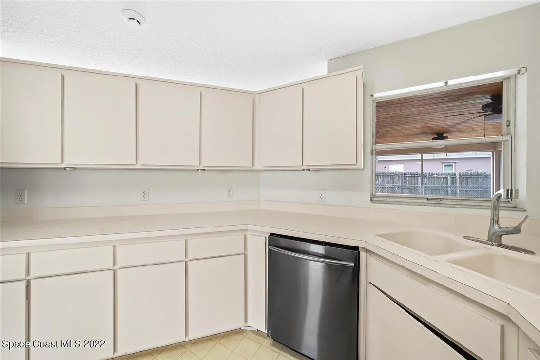 Photo of 6248 Bamboo Avenue