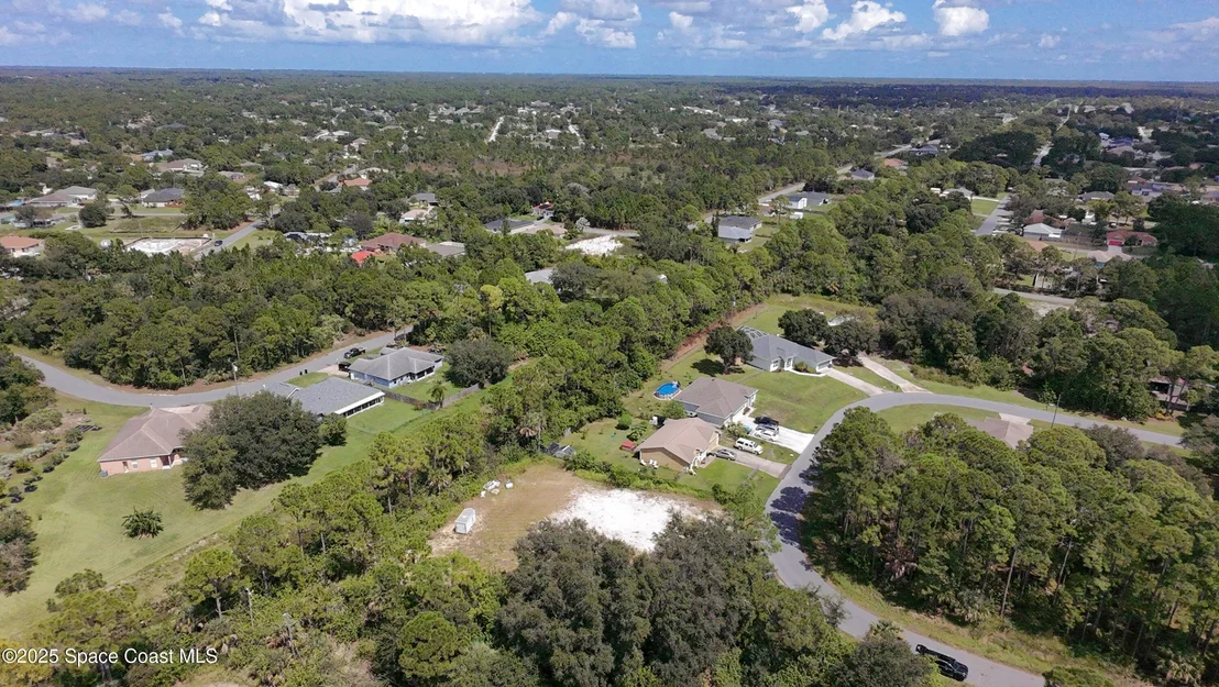 Photo of 895 Tedder Road SE