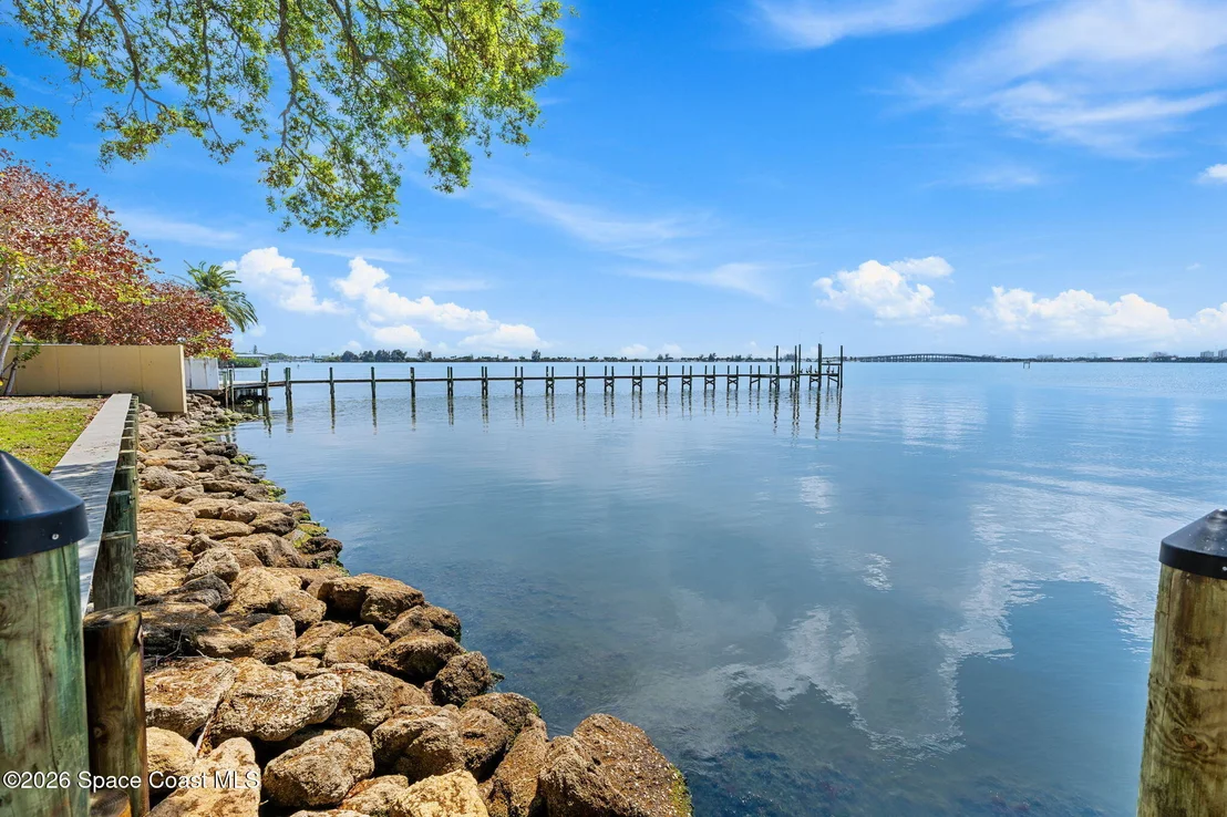 Photo of 1000 N Riverside Drive