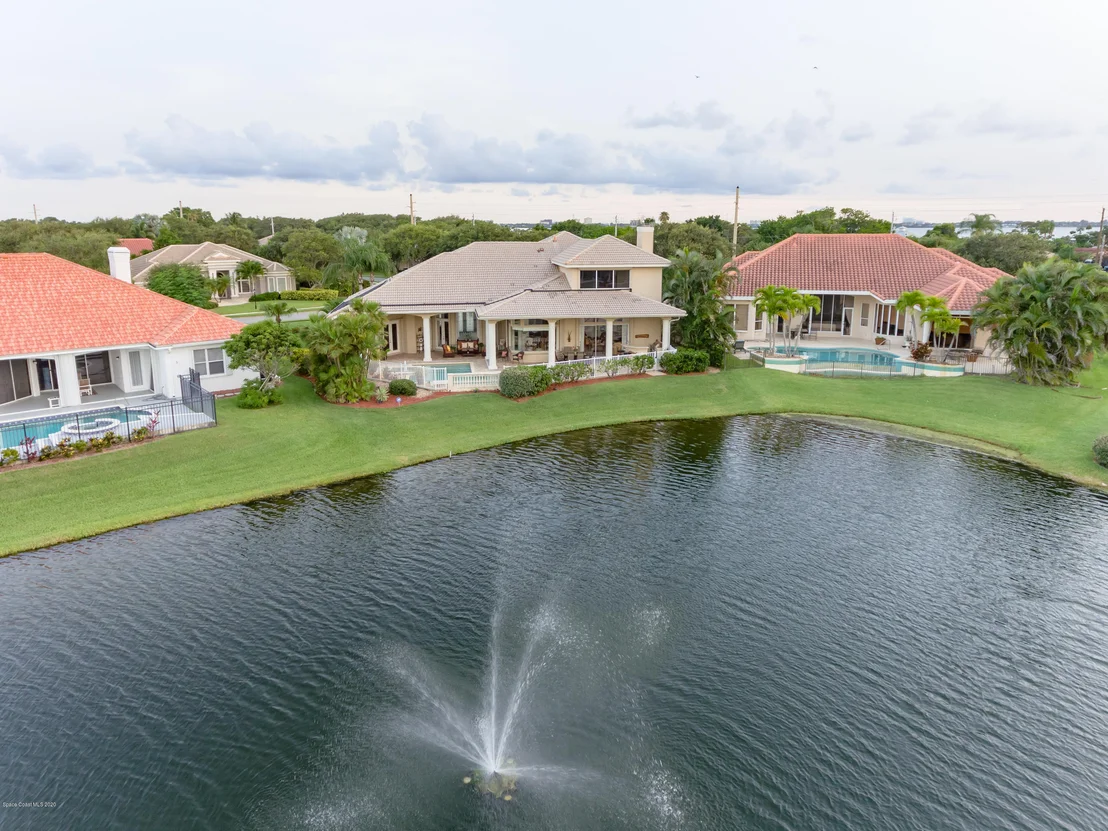 Photo of 422 Flanders Drive