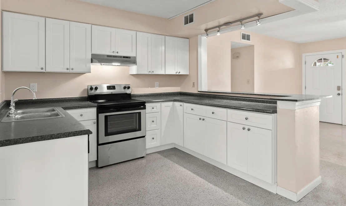 Photo of 847 Angle Street NE