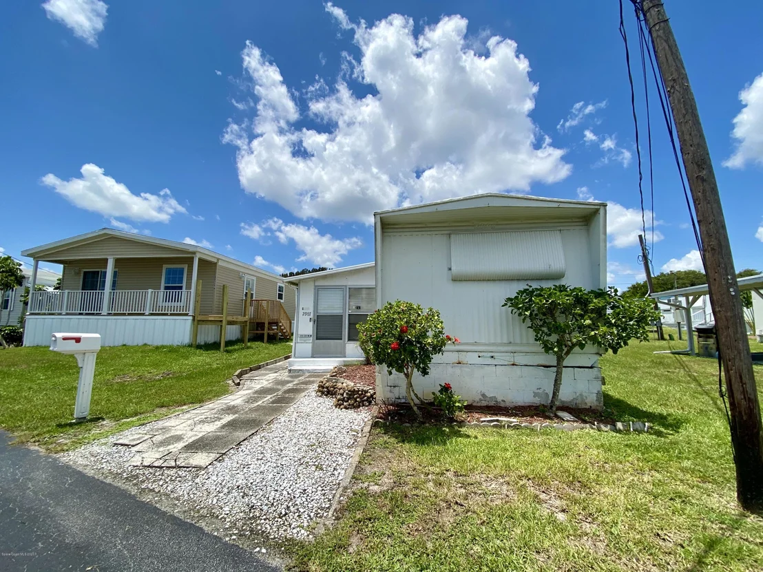 Photo of 2967 Indian River Drive NE