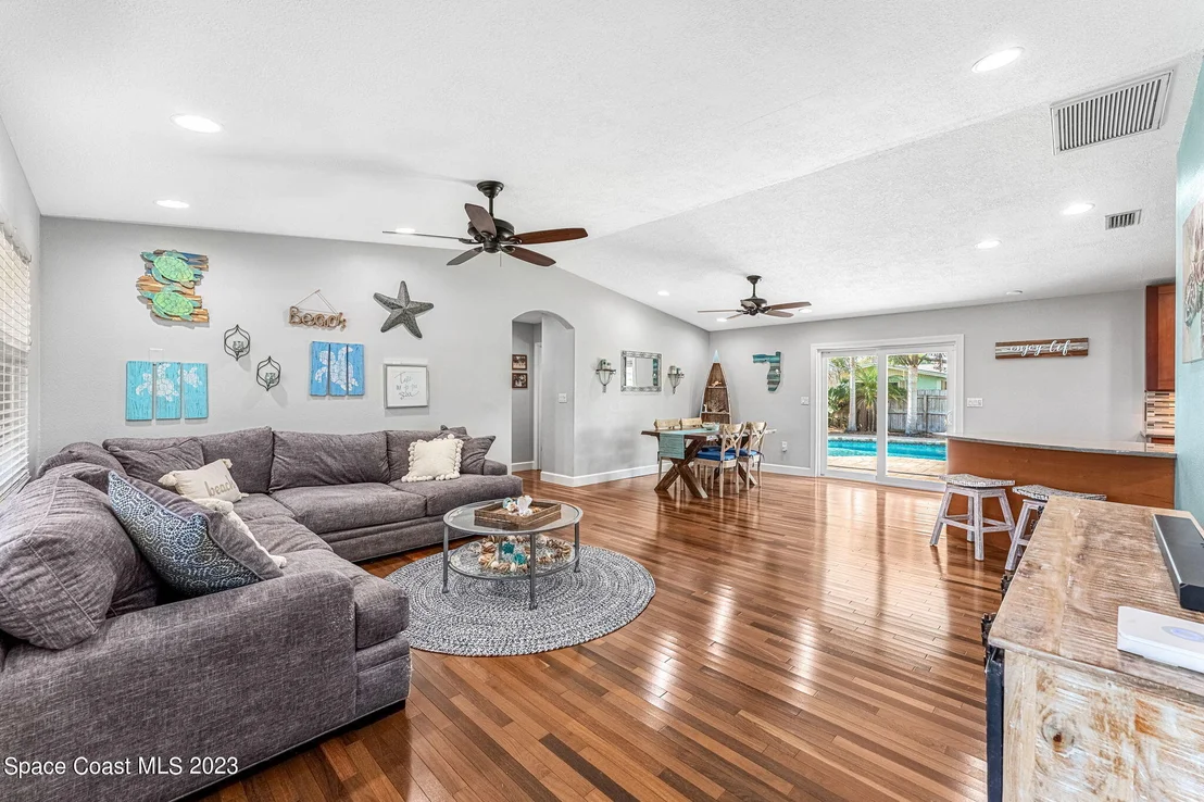 Photo of 425 Cinnamon Drive