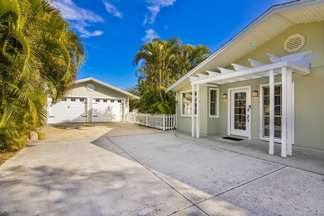 Photo of 572 Royal Palm Drive