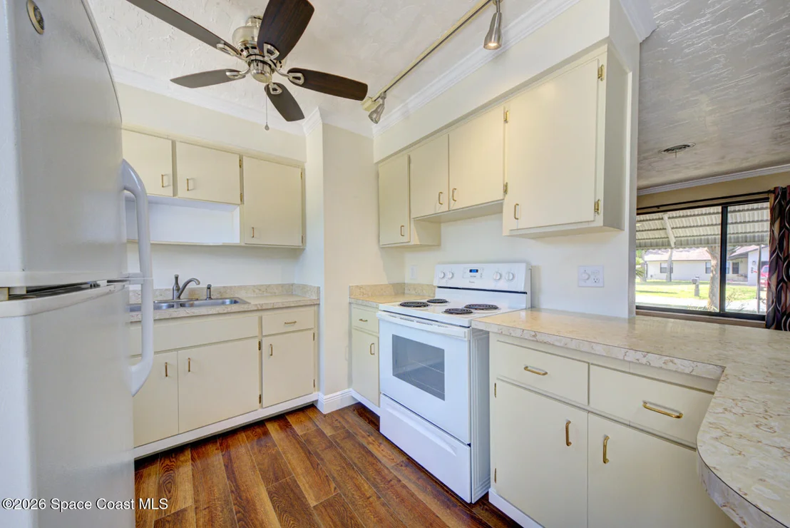 Photo of 990 Hibiscus Street