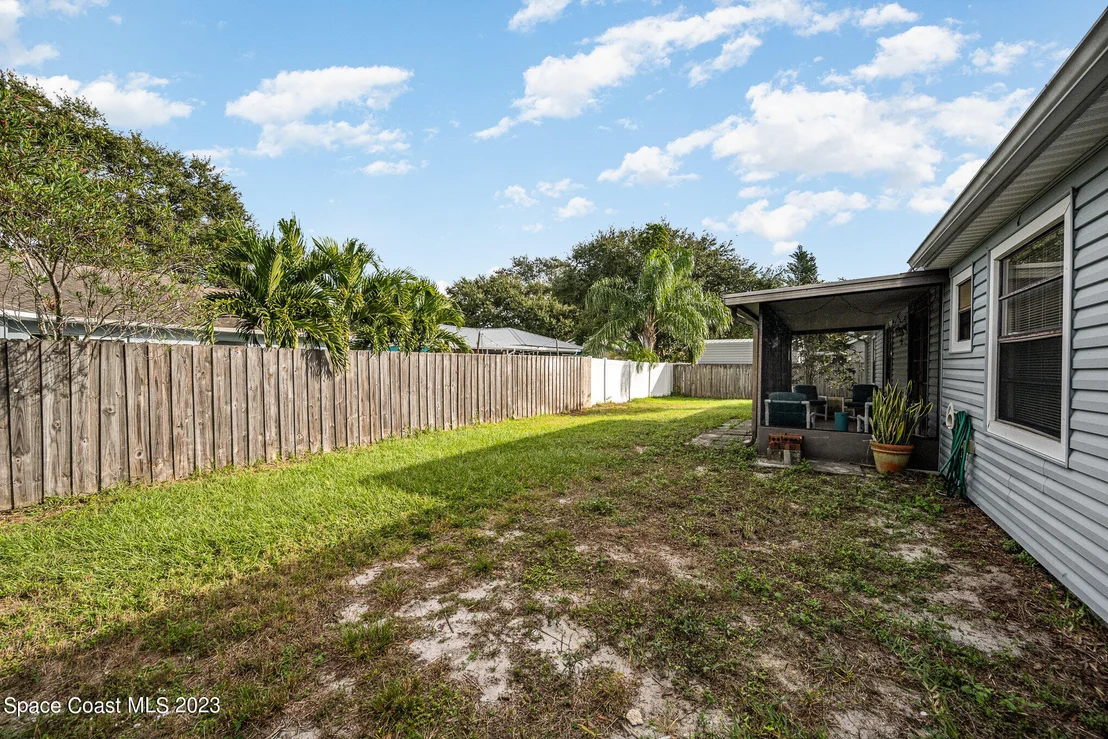 Photo of 858 Pine Wood