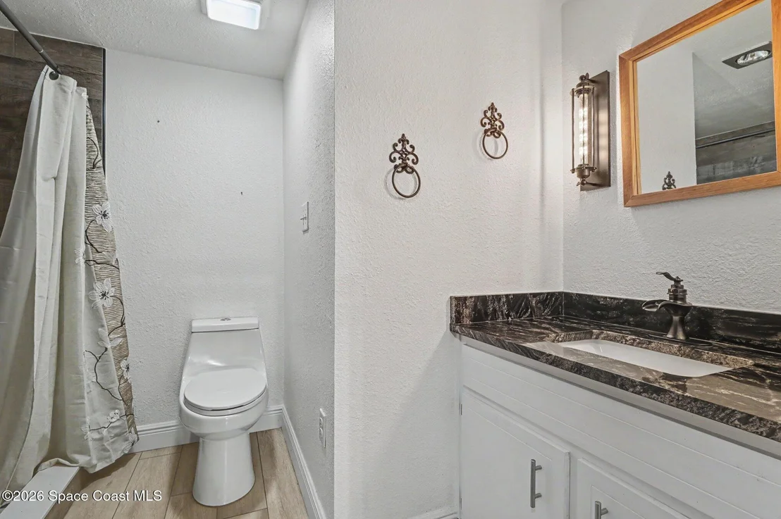 Photo of 2650 Lagrange Road