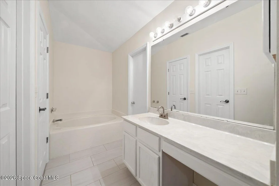 Photo of 1281 White Oak Circle