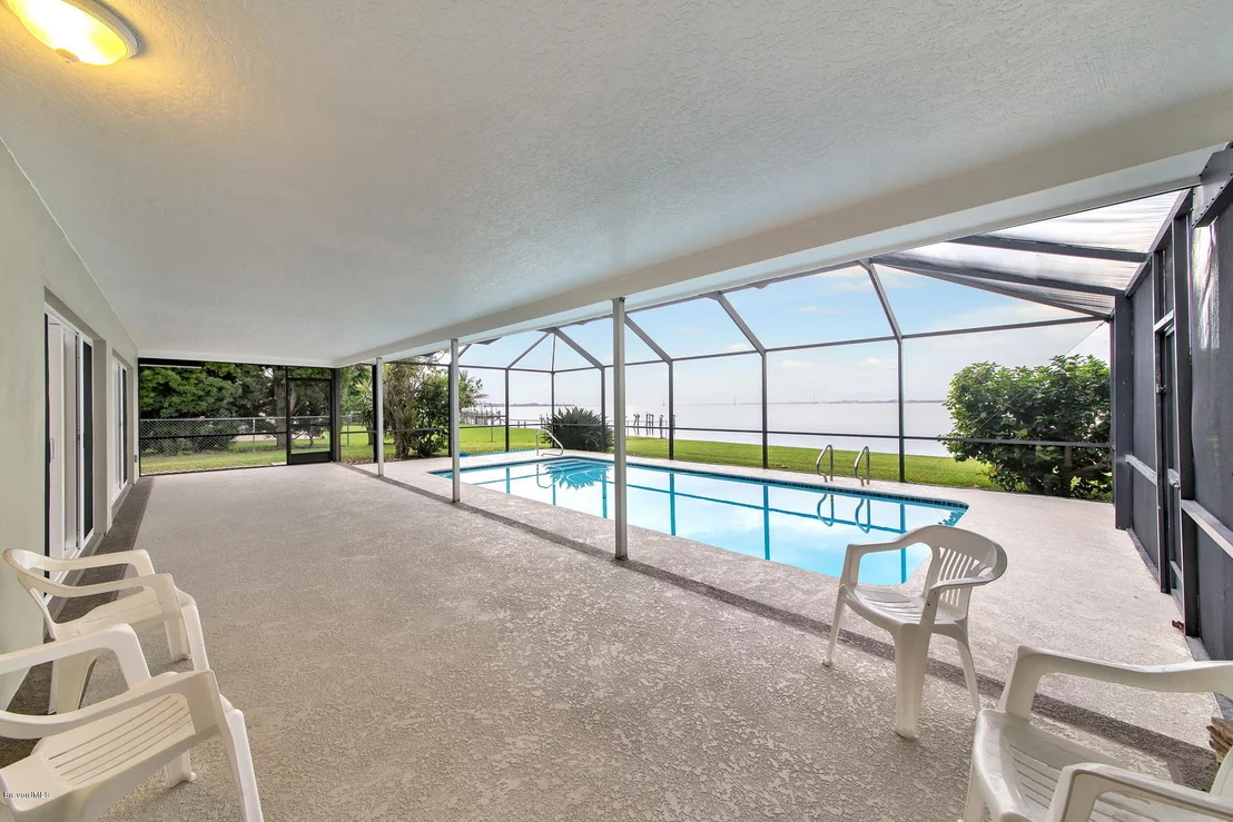 Photo of 427 Riverview Lane