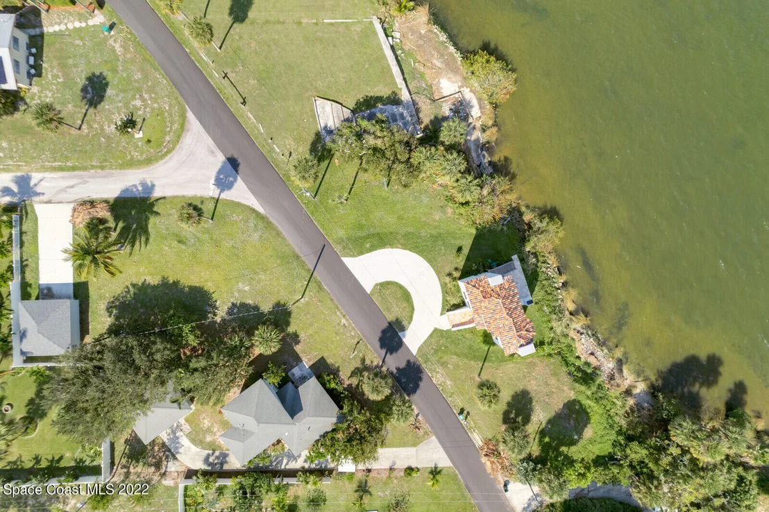 Photo of 2922 Riverview Drive