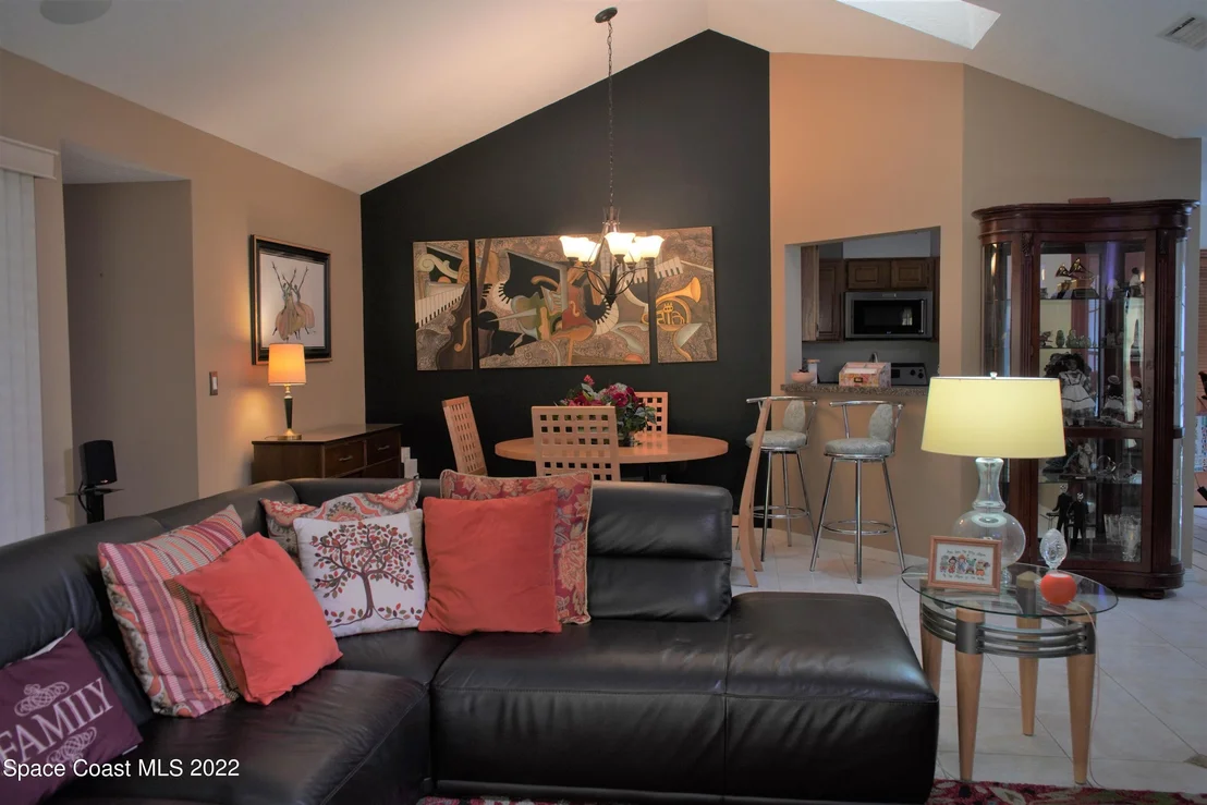 Photo of 854 Ridge Lake Drive