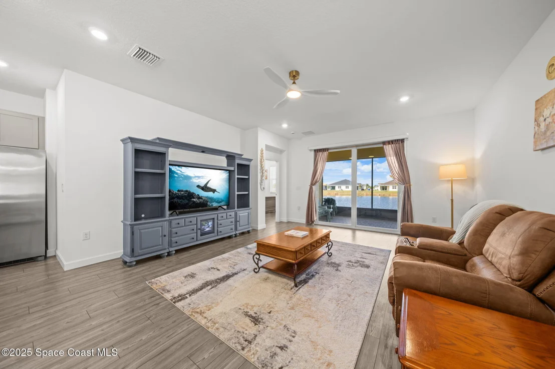 Photo of 2297 Cerulean Drive NW
